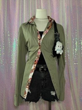 French Connection Olive Green Button-Up w/ Pink Floral Accents ★彡